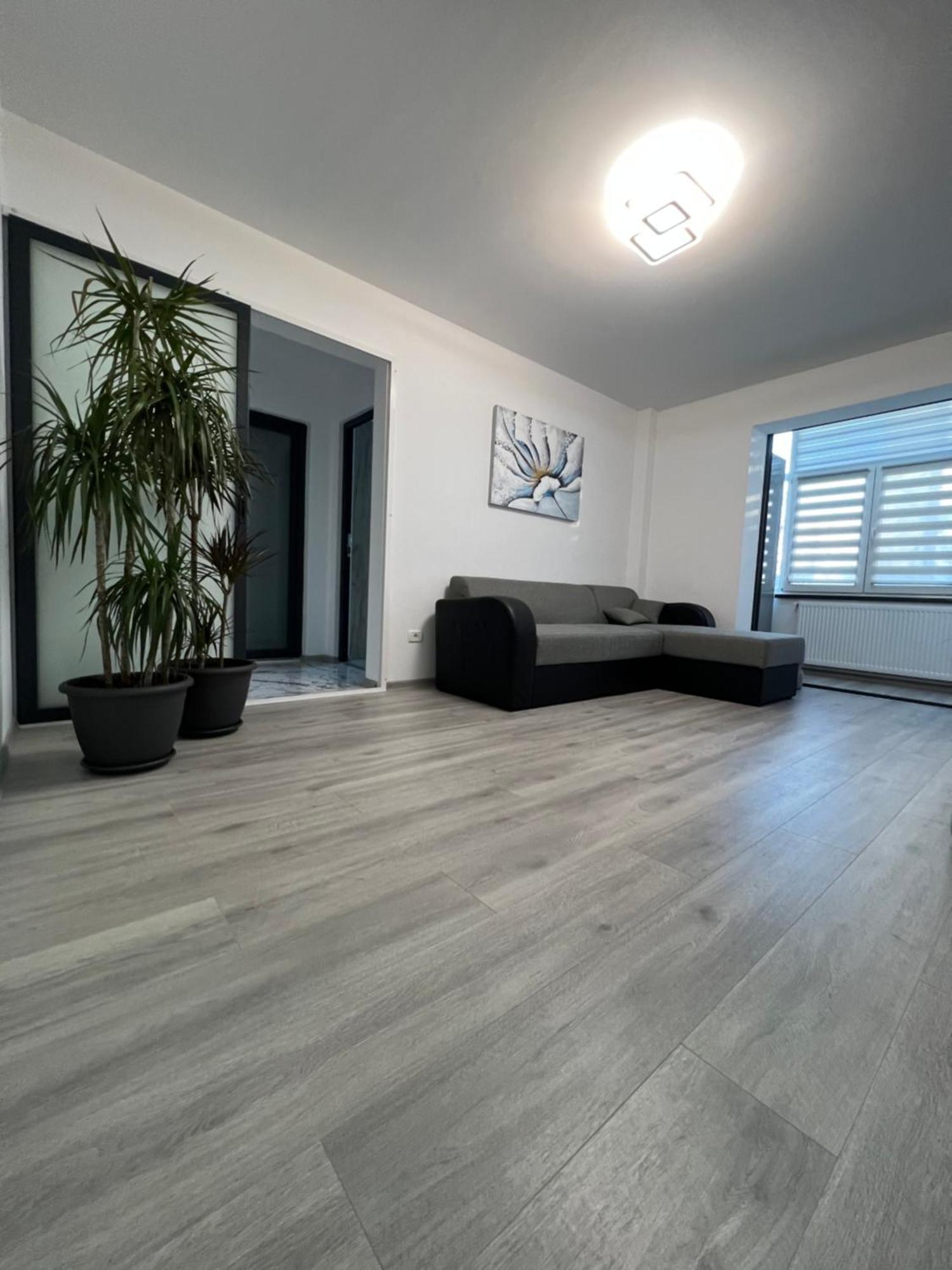 Adi-rents Apartmens