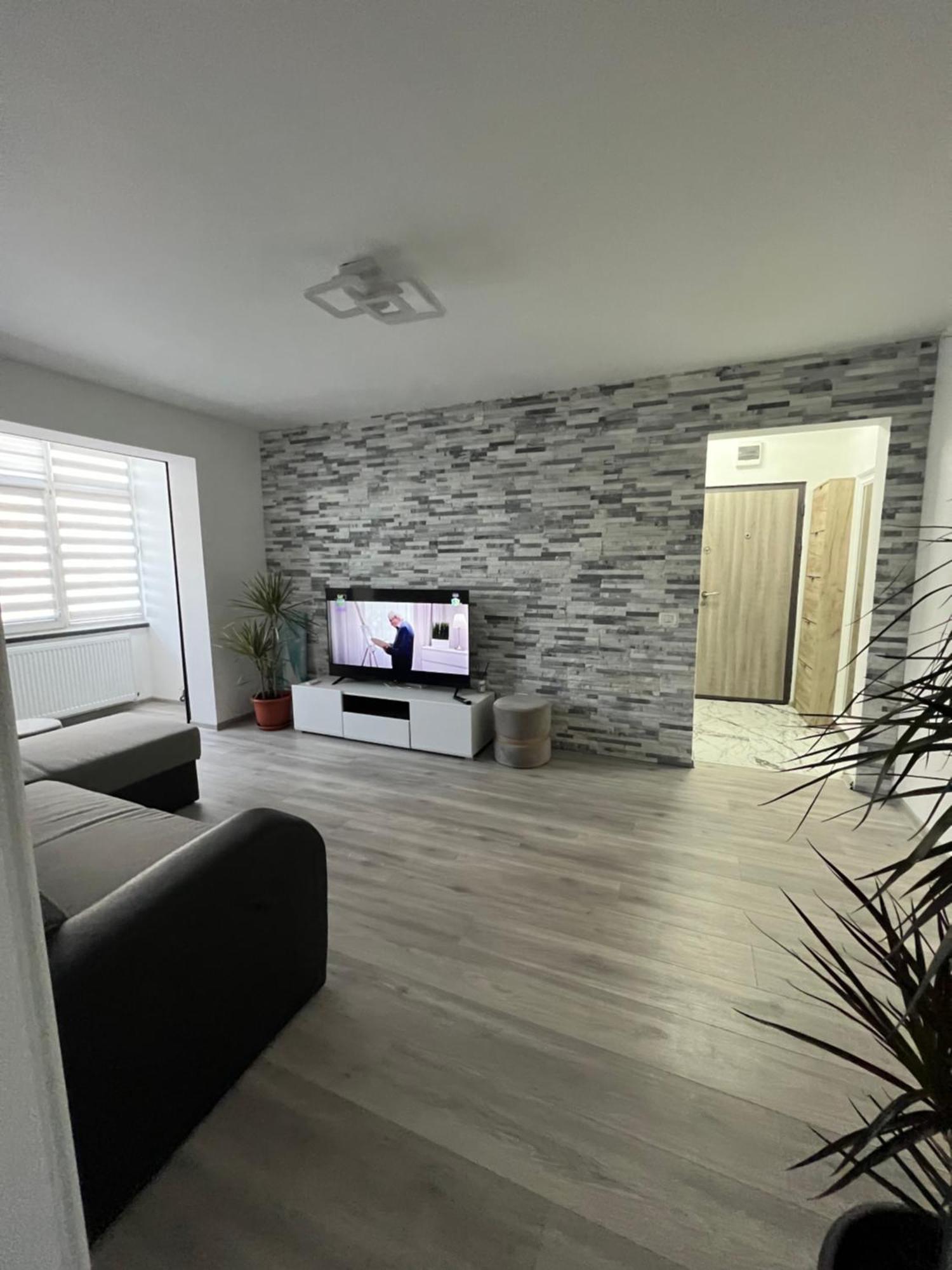 Adi-rents Apartmens דירה Giurgiu